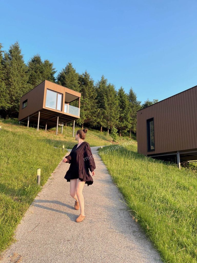 ejemplo ugc hotel cabaña